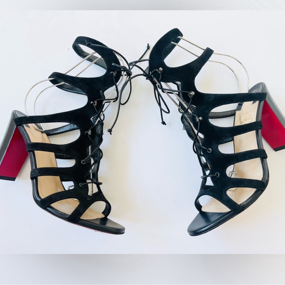 Christian Louboutin “amazoudur” heel